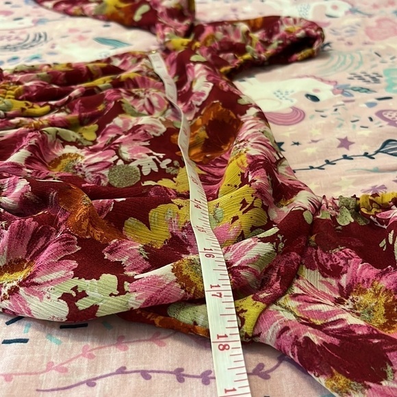 WAYF Square Neck Flounce Sleeve Floral Blouse - Picture 12 of 15